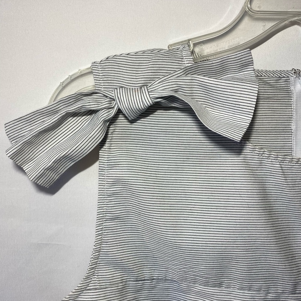 V: Banana Republic Tank Top Women Medium Bow accented Black White Stripe - Picture 5 of 8